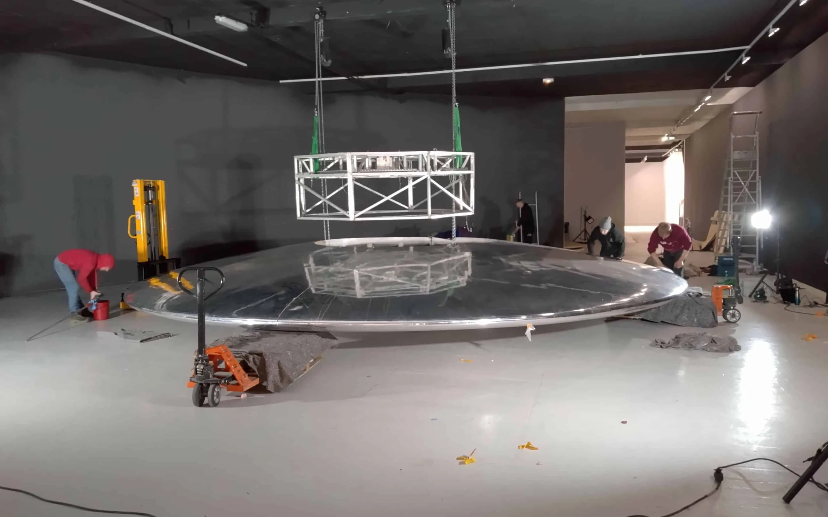 UFO sculpture by Ross Lovegrove, Tripostal de Lille, lille3000 2024.